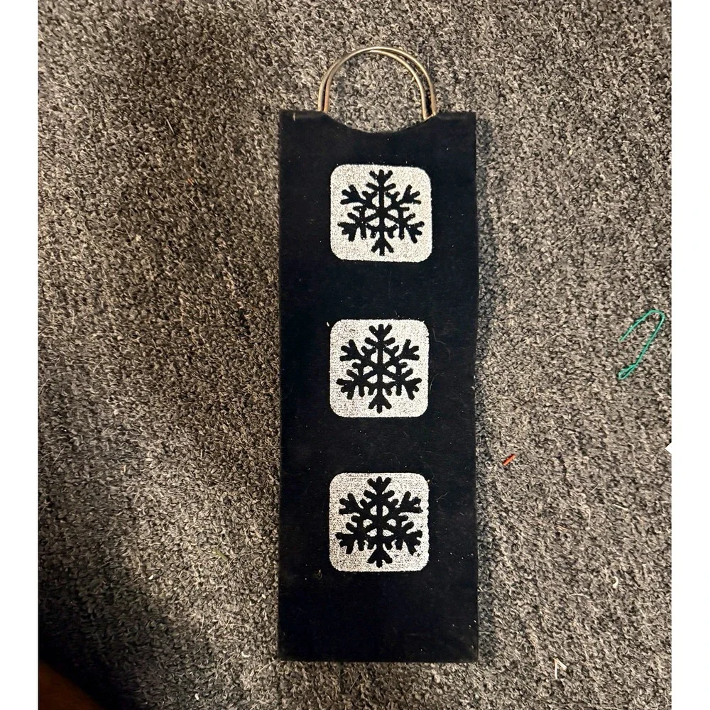 Velvet Wine Gift Bag Silver Glitter Snowflake Holiday Bottle Carrier Metal Ring
